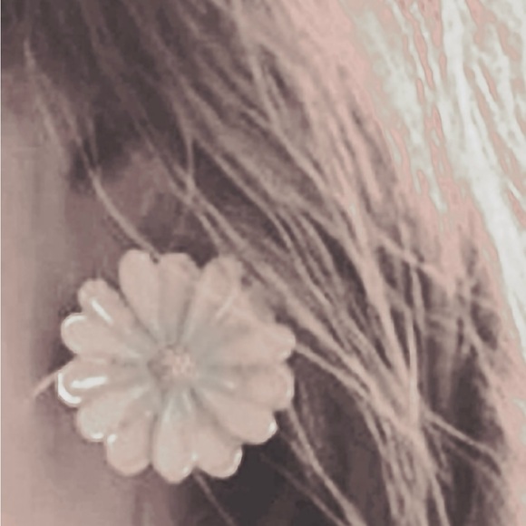 “Pastel Daisy” Pink Blue Ombre Spring Summer Daisies Daisy Floral Flower Studs - Picture 5 of 5